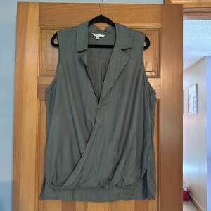 Nanette Lepore Sleeveless Collared Top Green Small‎